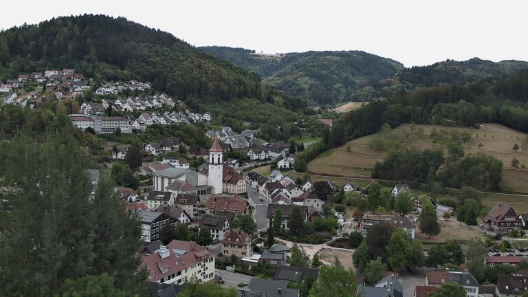 Dieses Bild zeigt eine Webcam-Aufnahme von Ottenhöfen, aufgenommen am Donnerstag, den 20.08.2026 um 12:20 Uhr