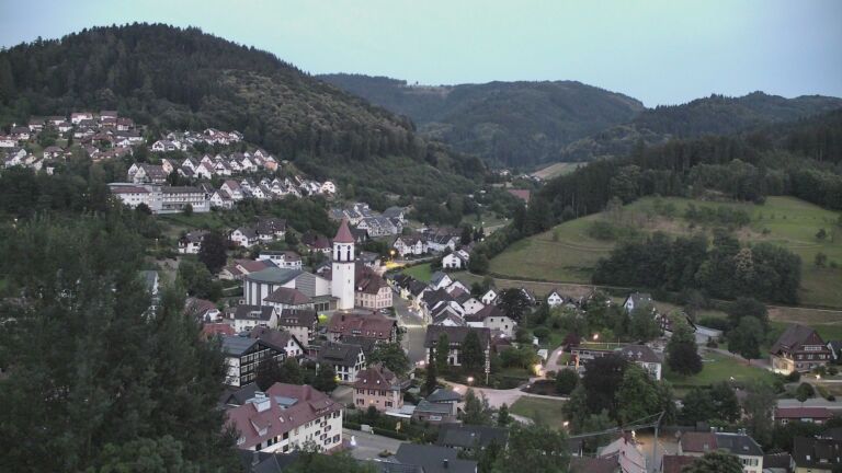 Dieses Bild zeigt eine Webcam-Aufnahme von Ottenhöfen, aufgenommen am Sonntag, den 28.06.2026 um 22:00 Uhr