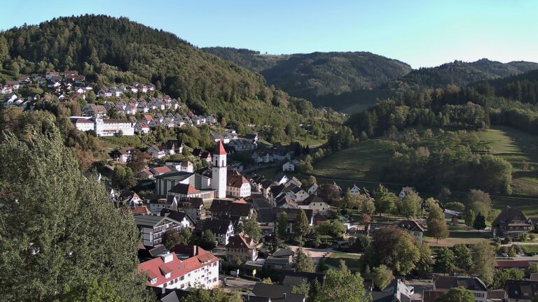 Dieses Bild zeigt eine Webcam-Aufnahme von Ottenhöfen, aufgenommen am Dienstag, den 22.09.2026 um 17:40 Uhr