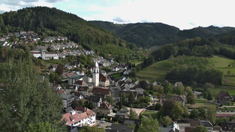 Dieses Bild zeigt eine Webcam-Aufnahme von Ottenhöfen, aufgenommen am Donnerstag, den 17.09.2026 um 16:40 Uhr