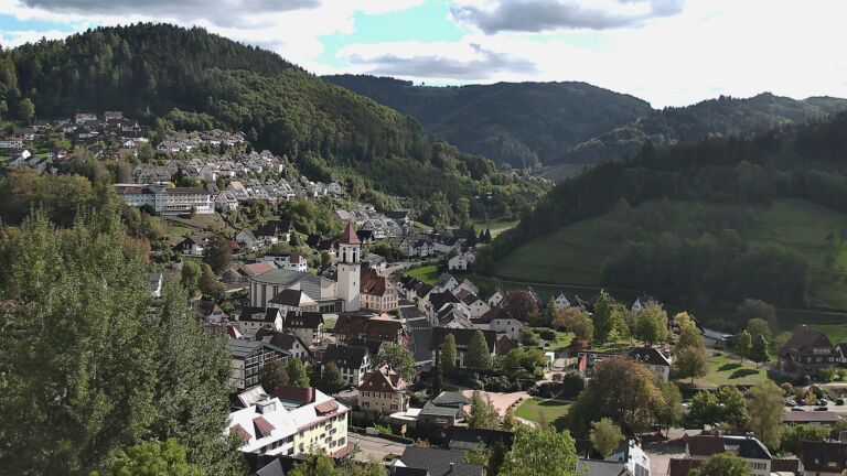 Dieses Bild zeigt eine Webcam-Aufnahme von Ottenhöfen, aufgenommen am Montag, den 12.10.2026 um 14:50 Uhr