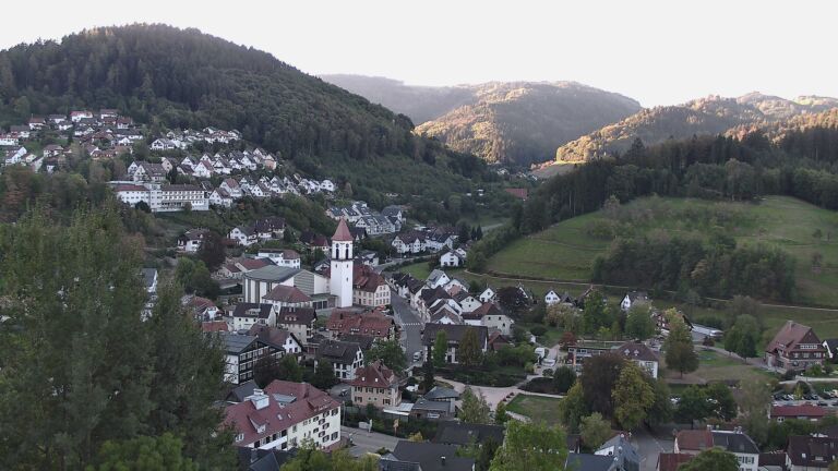 Dieses Bild zeigt eine Webcam-Aufnahme von Ottenhöfen, aufgenommen am Samstag, den 26.09.2026 um 08:20 Uhr