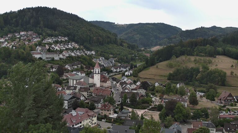 Dieses Bild zeigt eine Webcam-Aufnahme von Ottenhöfen, aufgenommen am Samstag, den 15.08.2026 um 12:10 Uhr