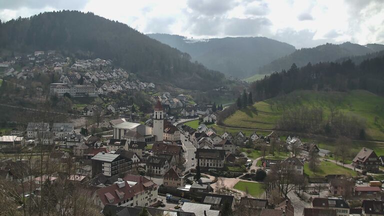 Dieses Bild zeigt eine Webcam-Aufnahme von Ottenhöfen, aufgenommen am Mittwoch, den 01.04.2026 um 12:10 Uhr