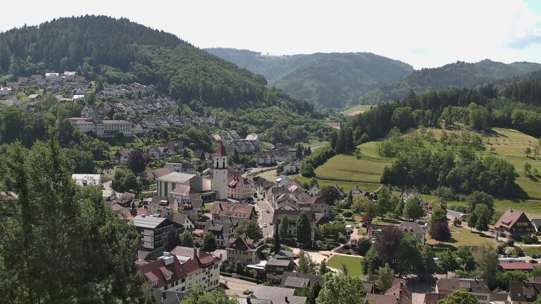 Dieses Bild zeigt eine Webcam-Aufnahme von Ottenhöfen, aufgenommen am Mittwoch, den 27.05.2026 um 11:30 Uhr