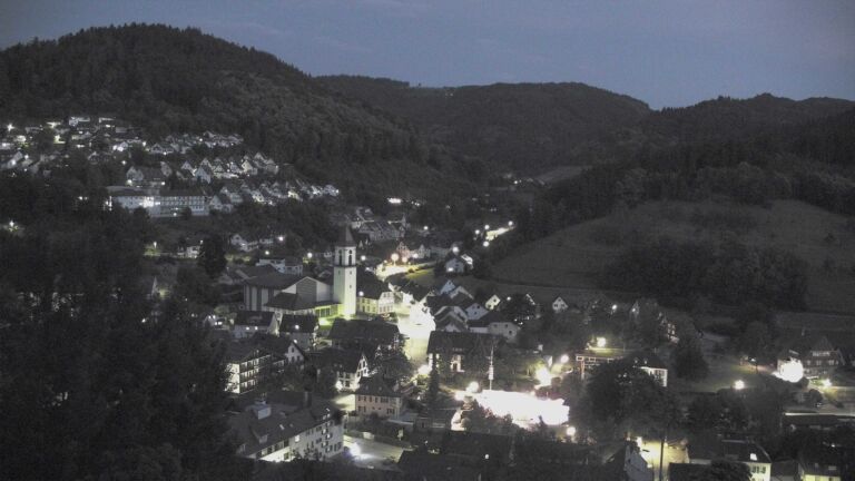 Dieses Bild zeigt eine Webcam-Aufnahme von Ottenhöfen, aufgenommen am Sonntag, den 21.06.2026 um 22:30 Uhr