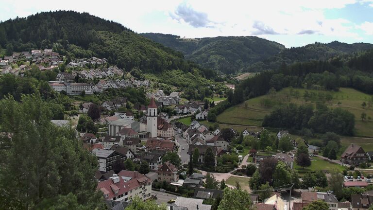 Dieses Bild zeigt eine Webcam-Aufnahme von Ottenhöfen, aufgenommen am Sonntag, den 05.07.2026 um 12:40 Uhr