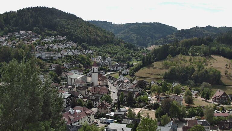 Dieses Bild zeigt eine Webcam-Aufnahme von Ottenhöfen, aufgenommen am Montag, den 24.08.2026 um 12:20 Uhr