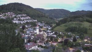 Dieses Bild zeigt eine Webcam-Aufnahme von Ottenhöfen, aufgenommen am Montag, den 18.05.2026 um 21:30 Uhr