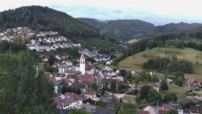 Dieses Bild zeigt eine Webcam-Aufnahme von Ottenhöfen, aufgenommen am Sonntag, den 05.07.2026 um 06:20 Uhr