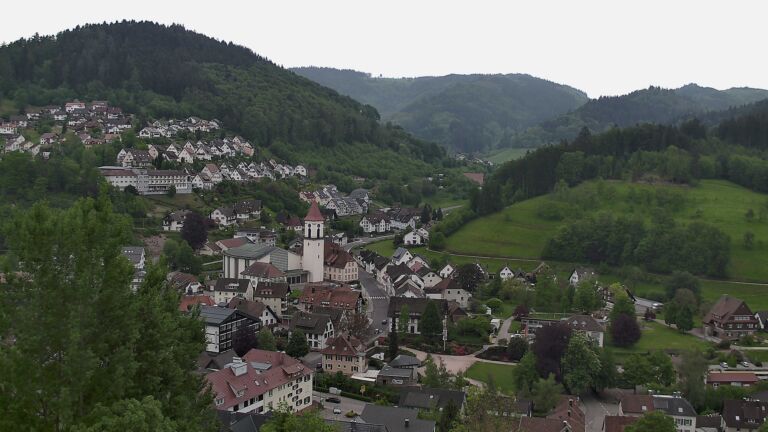 Dieses Bild zeigt eine Webcam-Aufnahme von Ottenhöfen, aufgenommen am Donnerstag, den 07.05.2026 um 18:40 Uhr