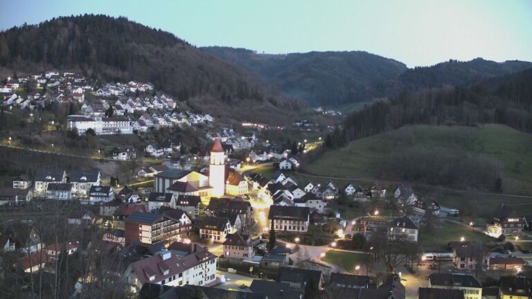 Dieses Bild zeigt eine Webcam-Aufnahme von Ottenhöfen, aufgenommen am Freitag, den 20.03.2026 um 19:10 Uhr