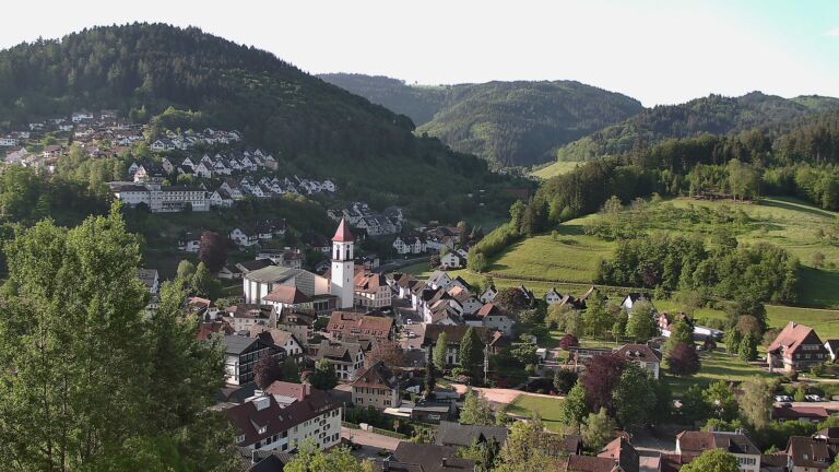 Dieses Bild zeigt eine Webcam-Aufnahme von Ottenhöfen, aufgenommen am Freitag, den 08.05.2026 um 08:20 Uhr