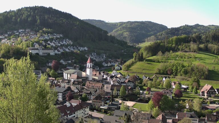 Dieses Bild zeigt eine Webcam-Aufnahme von Ottenhöfen, aufgenommen am Sonntag, den 26.04.2026 um 08:40 Uhr