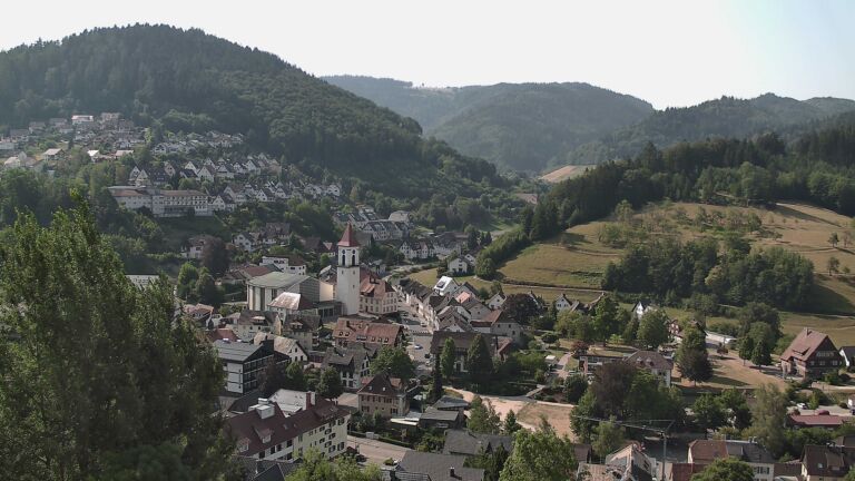 Dieses Bild zeigt eine Webcam-Aufnahme von Ottenhöfen, aufgenommen am Freitag, den 31.07.2026 um 10:20 Uhr