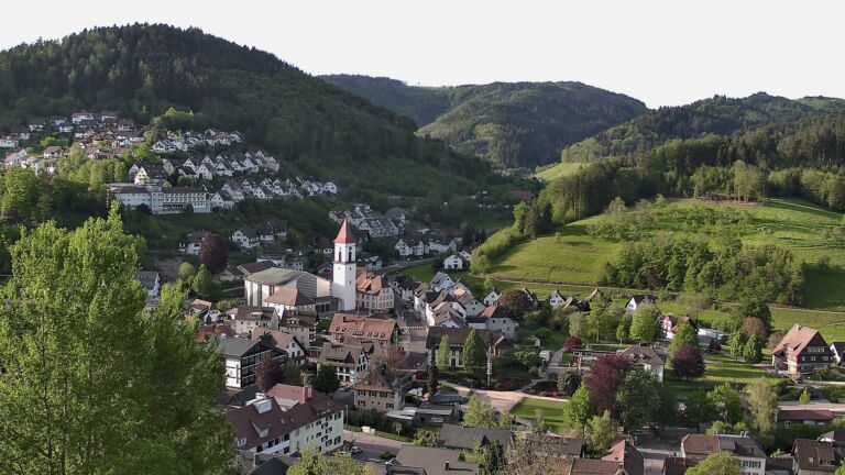 Dieses Bild zeigt eine Webcam-Aufnahme von Ottenhöfen, aufgenommen am Samstag, den 02.05.2026 um 07:50 Uhr