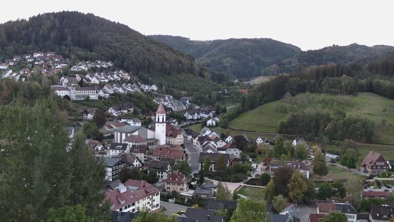 Dieses Bild zeigt eine Webcam-Aufnahme von Ottenhöfen, aufgenommen am Sonntag, den 27.09.2026 um 07:20 Uhr