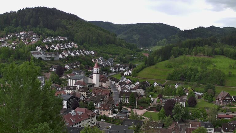 Dieses Bild zeigt eine Webcam-Aufnahme von Ottenhöfen, aufgenommen am Sonntag, den 03.05.2026 um 08:00 Uhr