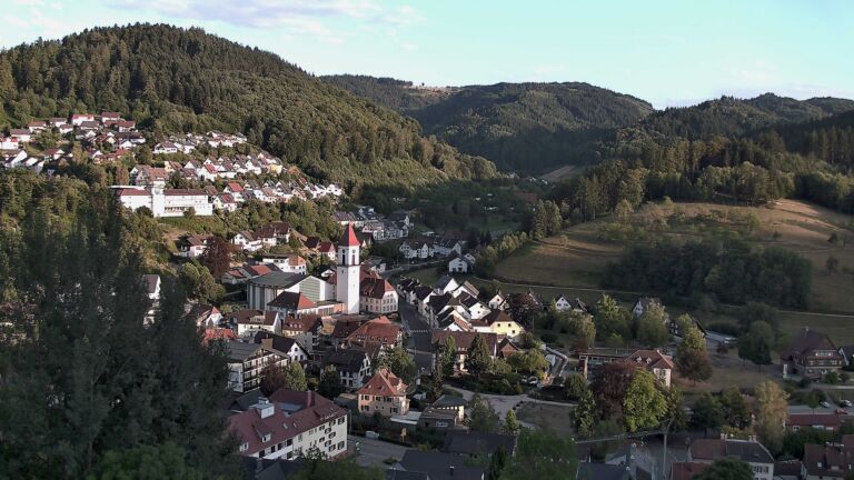 Dieses Bild zeigt eine Webcam-Aufnahme von Ottenhöfen, aufgenommen am Freitag, den 07.08.2026 um 20:00 Uhr