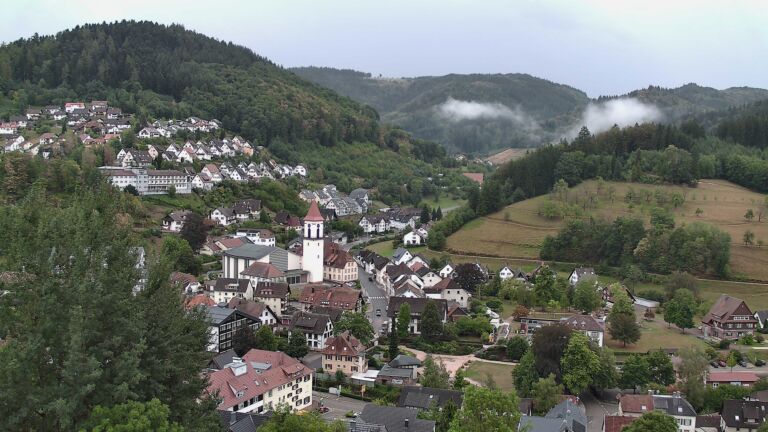 Dieses Bild zeigt eine Webcam-Aufnahme von Ottenhöfen, aufgenommen am Freitag, den 28.08.2026 um 09:10 Uhr