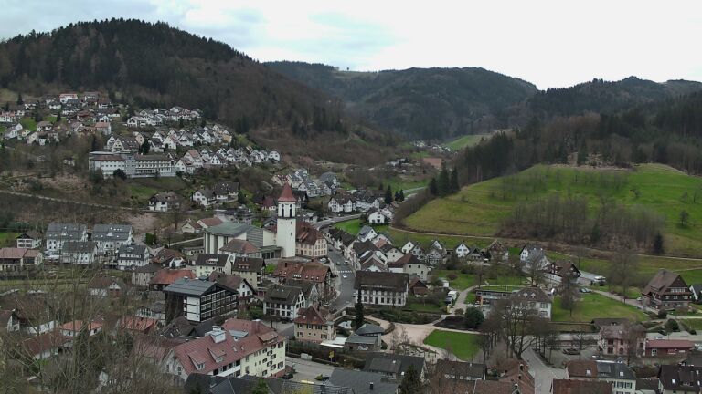 Dieses Bild zeigt eine Webcam-Aufnahme von Ottenhöfen, aufgenommen am Dienstag, den 17.03.2026 um 16:30 Uhr