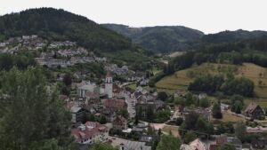 Dieses Bild zeigt eine Webcam-Aufnahme von Ottenhöfen, aufgenommen am Freitag, den 17.07.2026 um 12:30 Uhr