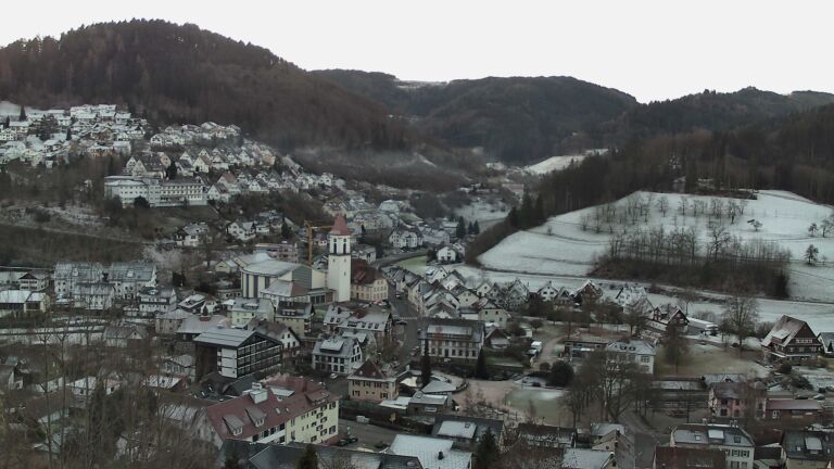 Dieses Bild zeigt eine Webcam-Aufnahme von Ottenhöfen, aufgenommen am Mittwoch, den 31.12.2025 um 08:30 Uhr