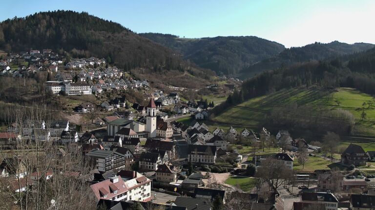 Dieses Bild zeigt eine Webcam-Aufnahme von Ottenhöfen, aufgenommen am Montag, den 02.03.2026 um 15:00 Uhr