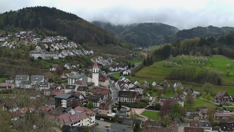 Dieses Bild zeigt eine Webcam-Aufnahme von Ottenhöfen, aufgenommen am Sonntag, den 12.04.2026 um 11:20 Uhr