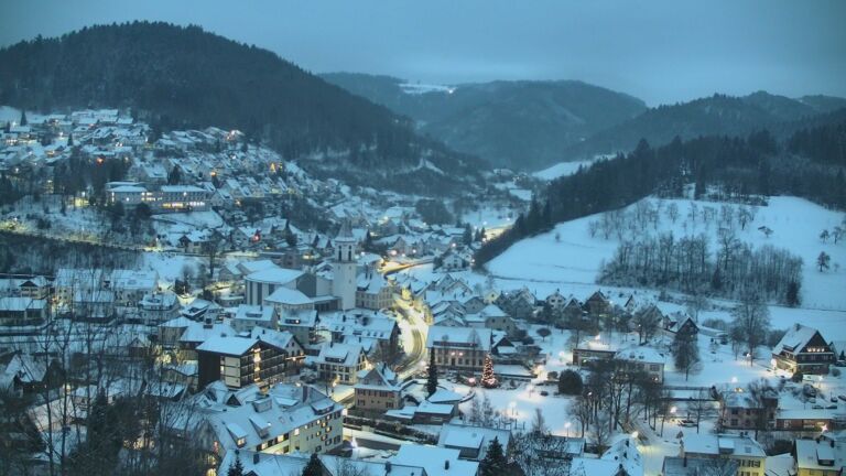 Dieses Bild zeigt eine Webcam-Aufnahme von Ottenhöfen, aufgenommen am Dienstag, den 06.01.2026 um 07:50 Uhr