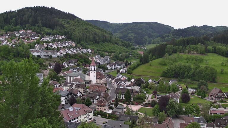Dieses Bild zeigt eine Webcam-Aufnahme von Ottenhöfen, aufgenommen am Dienstag, den 05.05.2026 um 07:20 Uhr