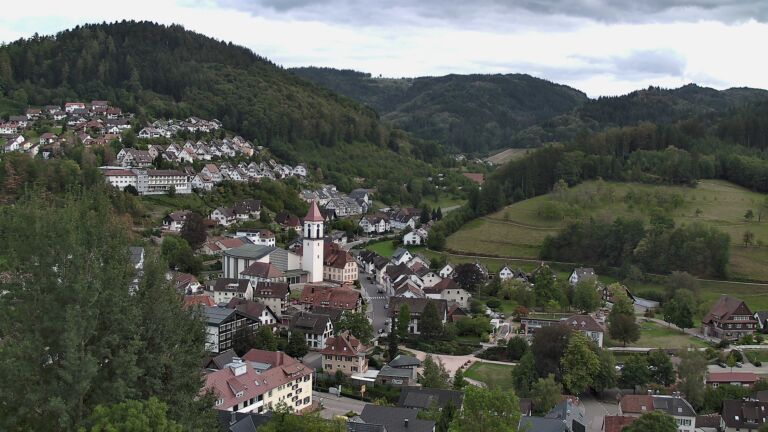 Dieses Bild zeigt eine Webcam-Aufnahme von Ottenhöfen, aufgenommen am Mittwoch, den 09.09.2026 um 18:10 Uhr