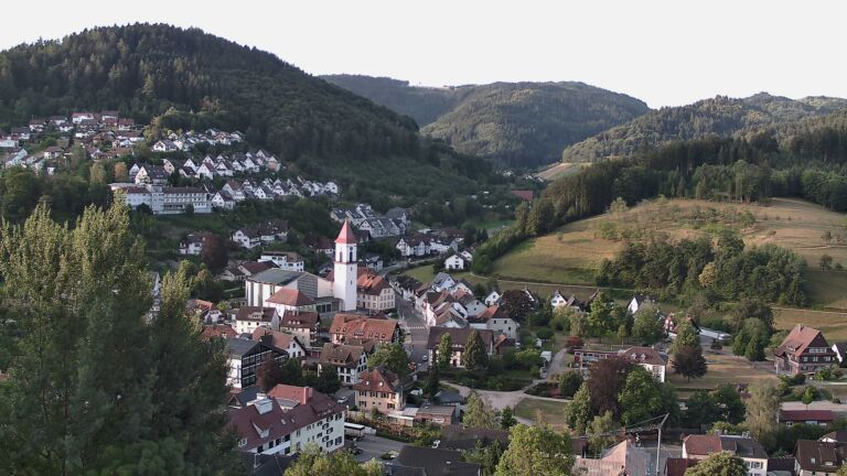 Dieses Bild zeigt eine Webcam-Aufnahme von Ottenhöfen, aufgenommen am Montag, den 20.07.2026 um 07:00 Uhr