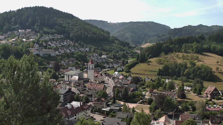 Dieses Bild zeigt eine Webcam-Aufnahme von Ottenhöfen, aufgenommen am Dienstag, den 14.07.2026 um 10:30 Uhr