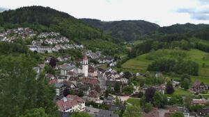 Dieses Bild zeigt eine Webcam-Aufnahme von Ottenhöfen, aufgenommen am Dienstag, den 19.05.2026 um 17:40 Uhr