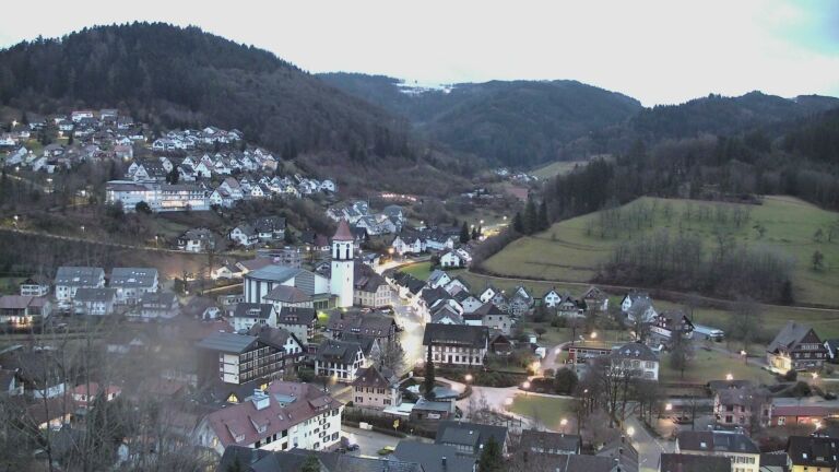 Dieses Bild zeigt eine Webcam-Aufnahme von Ottenhöfen, aufgenommen am Montag, den 16.02.2026 um 07:10 Uhr