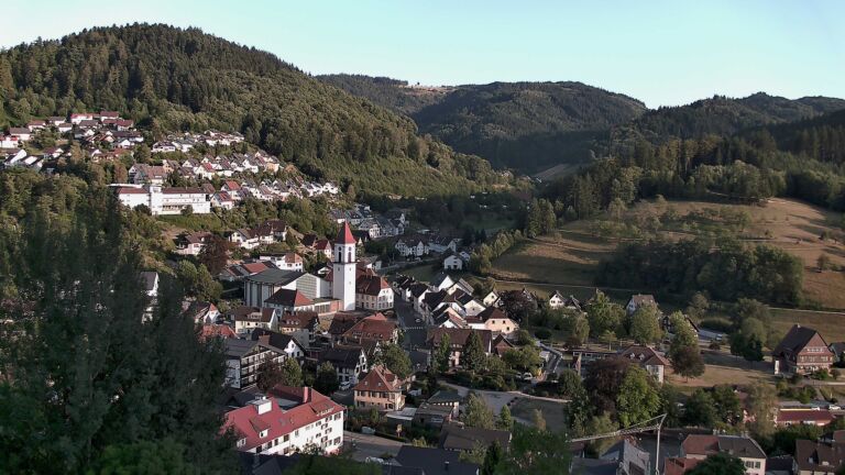 Dieses Bild zeigt eine Webcam-Aufnahme von Ottenhöfen, aufgenommen am Samstag, den 08.08.2026 um 19:40 Uhr