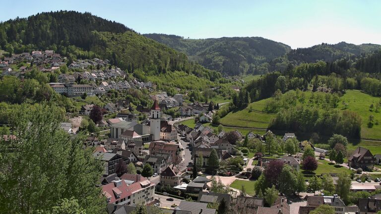 Dieses Bild zeigt eine Webcam-Aufnahme von Ottenhöfen, aufgenommen am Mittwoch, den 29.04.2026 um 14:00 Uhr