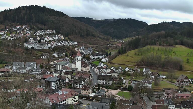 Dieses Bild zeigt eine Webcam-Aufnahme von Ottenhöfen, aufgenommen am Montag, den 23.02.2026 um 12:00 Uhr