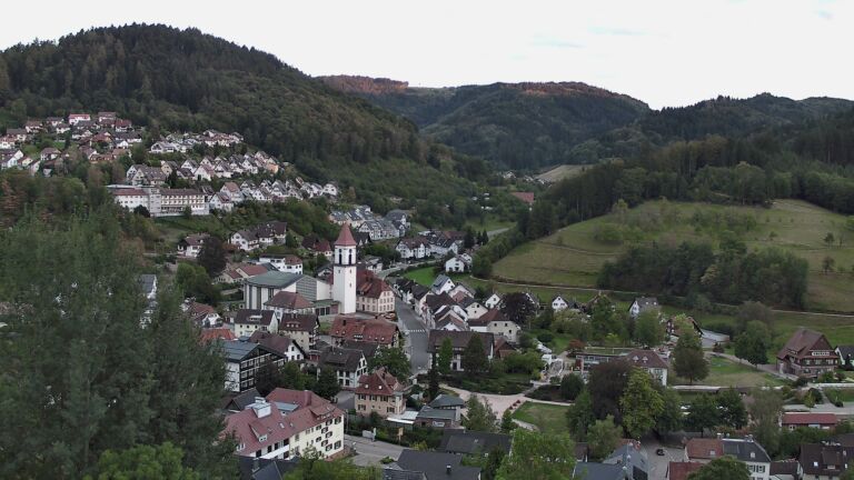 Dieses Bild zeigt eine Webcam-Aufnahme von Ottenhöfen, aufgenommen am Donnerstag, den 10.09.2026 um 19:40 Uhr
