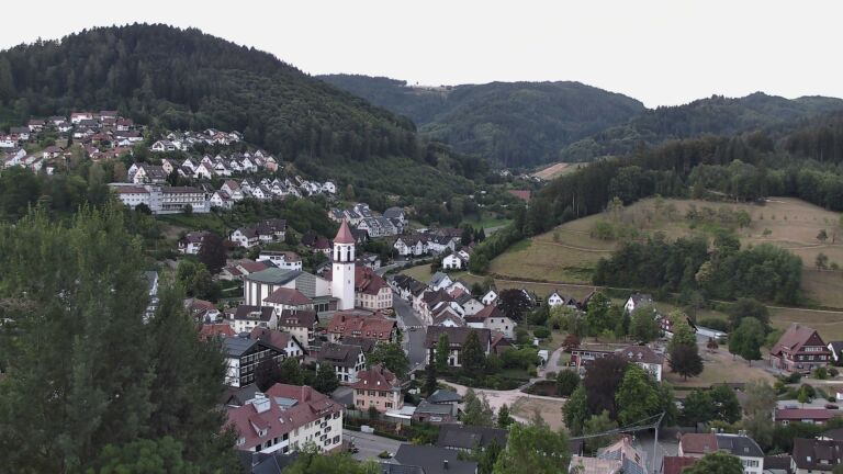 Dieses Bild zeigt eine Webcam-Aufnahme von Ottenhöfen, aufgenommen am Donnerstag, den 30.07.2026 um 05:50 Uhr