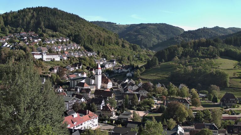 Dieses Bild zeigt eine Webcam-Aufnahme von Ottenhöfen, aufgenommen am Mittwoch, den 23.09.2026 um 17:00 Uhr