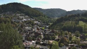Dieses Bild zeigt eine Webcam-Aufnahme von Ottenhöfen, aufgenommen am Donnerstag, den 15.10.2026 um 13:30 Uhr