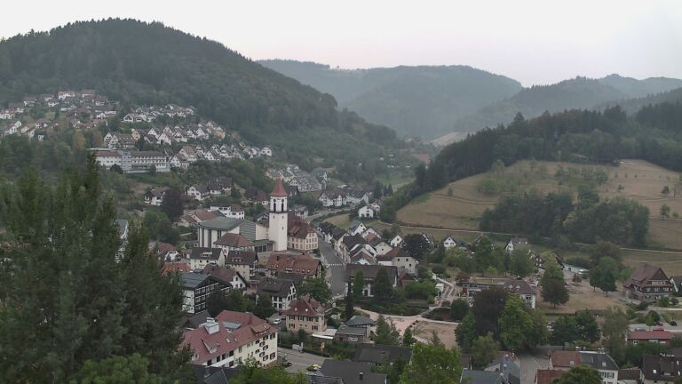 Dieses Bild zeigt eine Webcam-Aufnahme von Ottenhöfen, aufgenommen am Montag, den 17.08.2026 um 07:20 Uhr