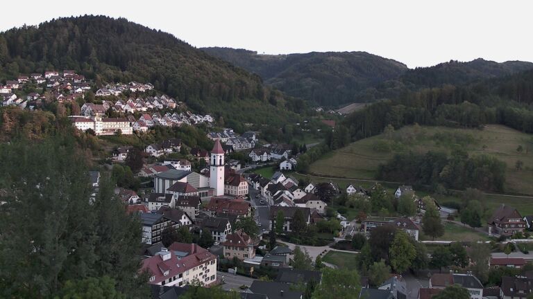 Dieses Bild zeigt eine Webcam-Aufnahme von Ottenhöfen, aufgenommen am Montag, den 07.09.2026 um 19:20 Uhr
