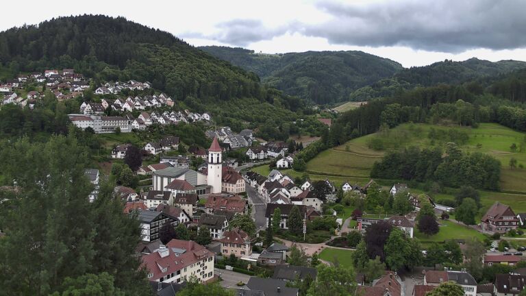 Dieses Bild zeigt eine Webcam-Aufnahme von Ottenhöfen, aufgenommen am Donnerstag, den 11.06.2026 um 12:50 Uhr