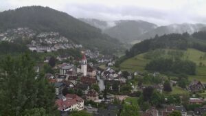 Dieses Bild zeigt eine Webcam-Aufnahme von Ottenhöfen, aufgenommen am Dienstag, den 02.06.2026 um 17:00 Uhr