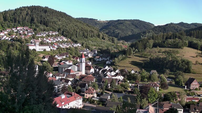 Dieses Bild zeigt eine Webcam-Aufnahme von Ottenhöfen, aufgenommen am Freitag, den 10.07.2026 um 19:40 Uhr