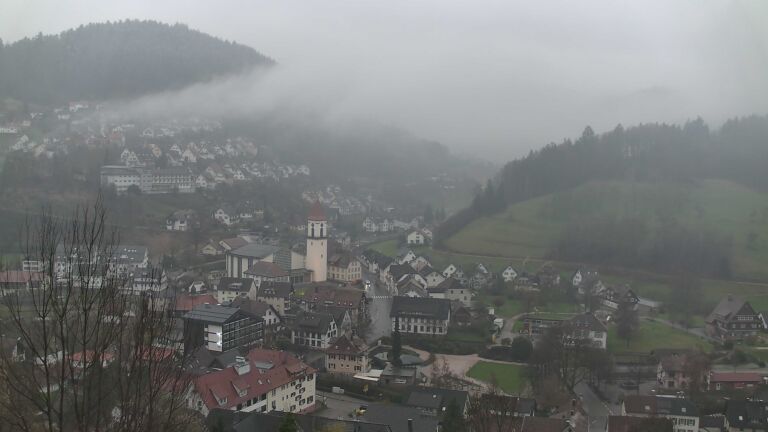 Dieses Bild zeigt eine Webcam-Aufnahme von Ottenhöfen, aufgenommen am Samstag, den 28.03.2026 um 18:00 Uhr