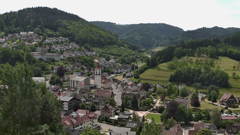 Dieses Bild zeigt eine Webcam-Aufnahme von Ottenhöfen, aufgenommen am Samstag, den 30.05.2026 um 12:10 Uhr